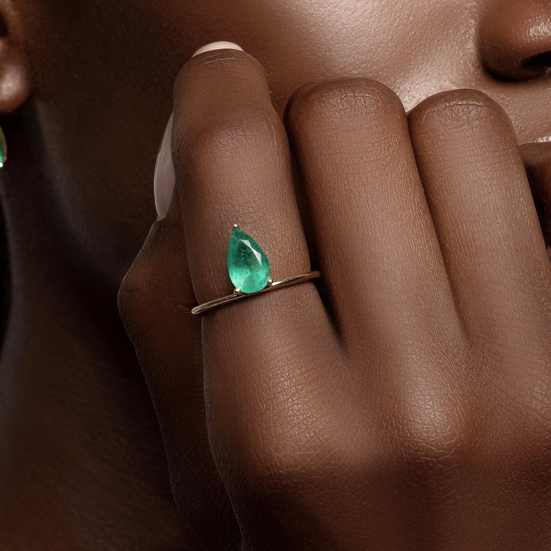 Pear Emerald Ring