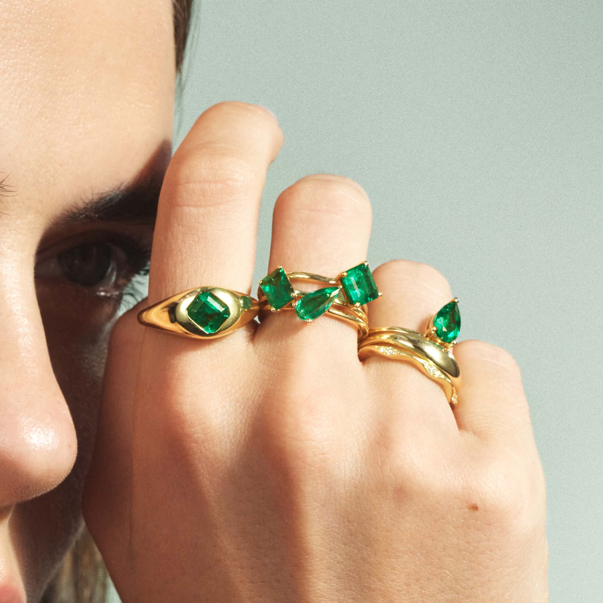 【ボクくん様用】IRON ANGEL / Emerald Eyes Sideways Pear Cut Colombian Emerald Ring – ISA GRUTMAN